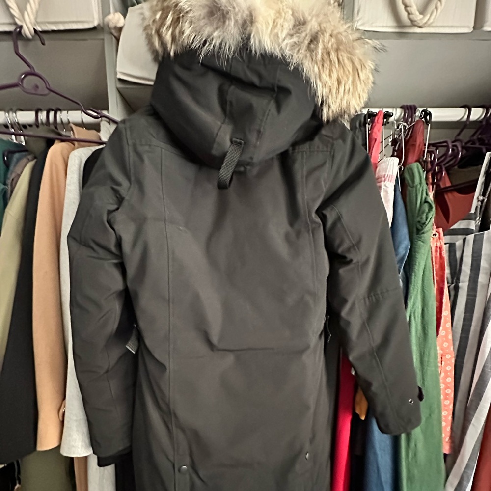 Canada Goose Kensington Jacket - Lightly used, no wear and tear! - Picture 4 of 16